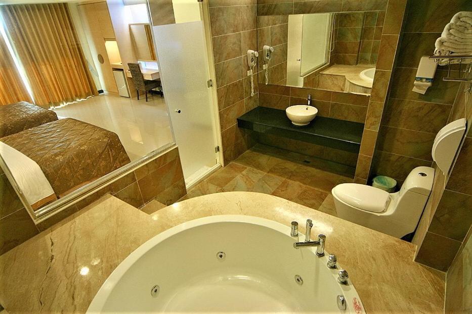 Tranquil Sea Hotel Кеньдін Екстер'єр фото